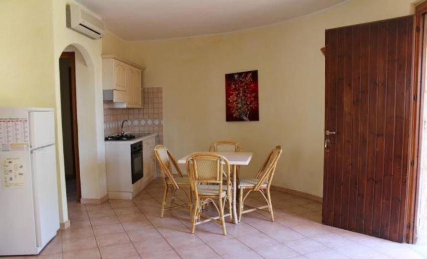 וילאפוצו Residence Il Borgo Di Porto Corallo מראה חיצוני תמונה