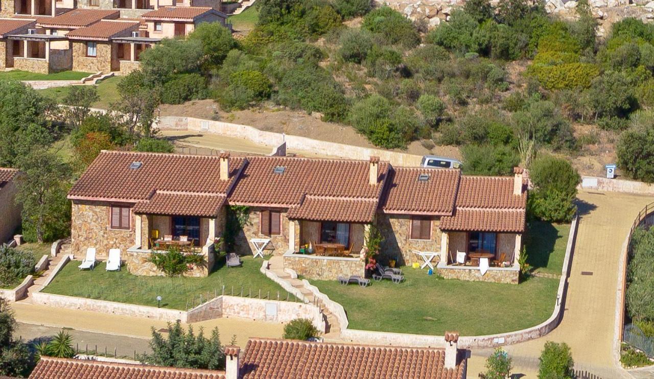 וילאפוצו Residence Il Borgo Di Porto Corallo מראה חיצוני תמונה