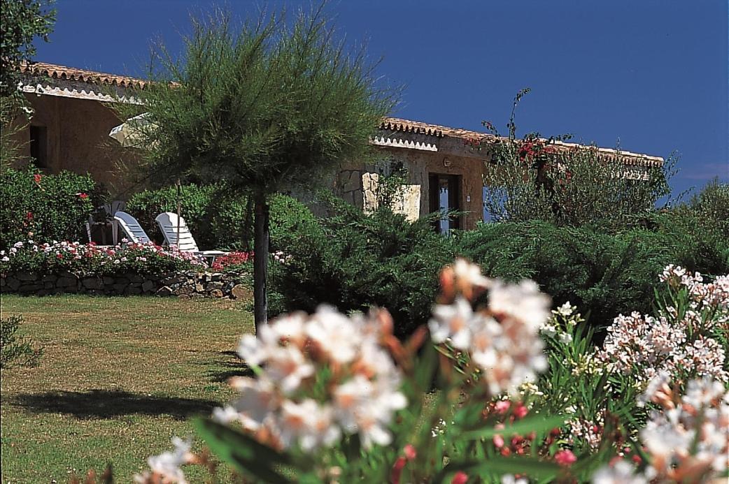 וילאפוצו Residence Il Borgo Di Porto Corallo מראה חיצוני תמונה
