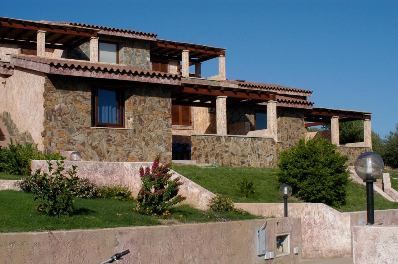 וילאפוצו Residence Il Borgo Di Porto Corallo מראה חיצוני תמונה
