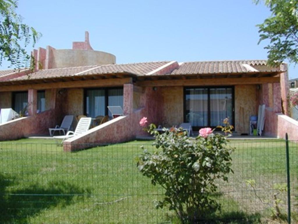 וילאפוצו Residence Il Borgo Di Porto Corallo חדר תמונה