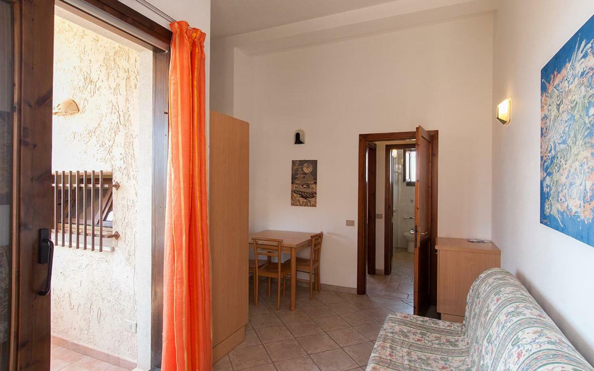 וילאפוצו Residence Il Borgo Di Porto Corallo מראה חיצוני תמונה